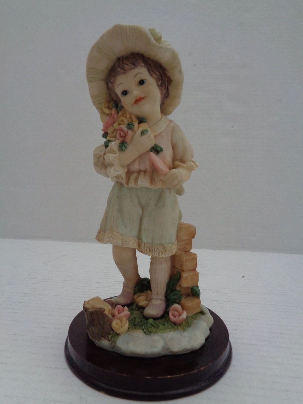 Statuette: 2 Polyresin Figuren auf Sockel Kinder – Usato da Chur venduto da omonia 3