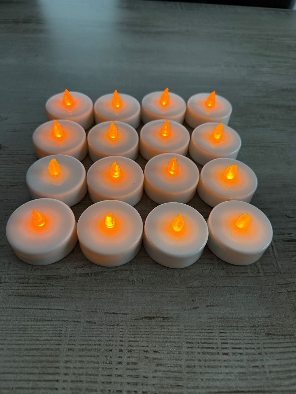 Candele: 16 LED Maxi Teelichter – Usato da Wolfwil venduto da Inseider12