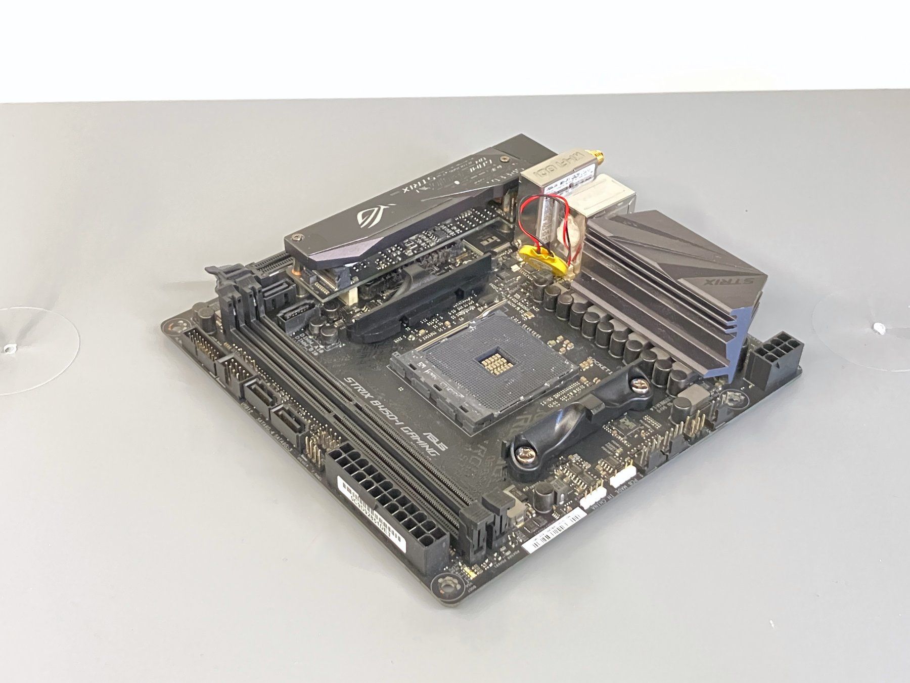 Asus Cartes mère: ASUS ROG Strix B450-I Gaming - Mini-ITX AM4 – D'occasion à Zürich par sekirkis 1