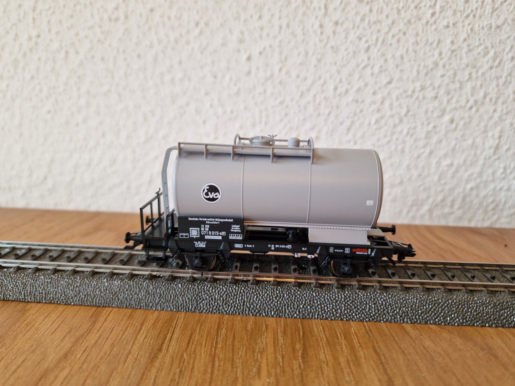Märklin Modellini di ferrovie: DB Tankwagen EVA H0 – Usato da Matten b. Interlaken venduto da lor_hr9w