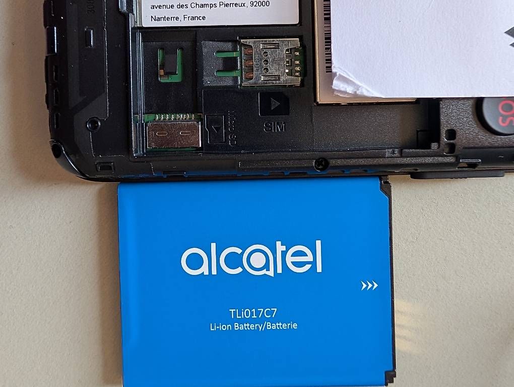 Telefoni cellulari / Smartphones: Alcatel 3085 Mobiltelefon – Usato da Schlieren venduto da Genuine 3