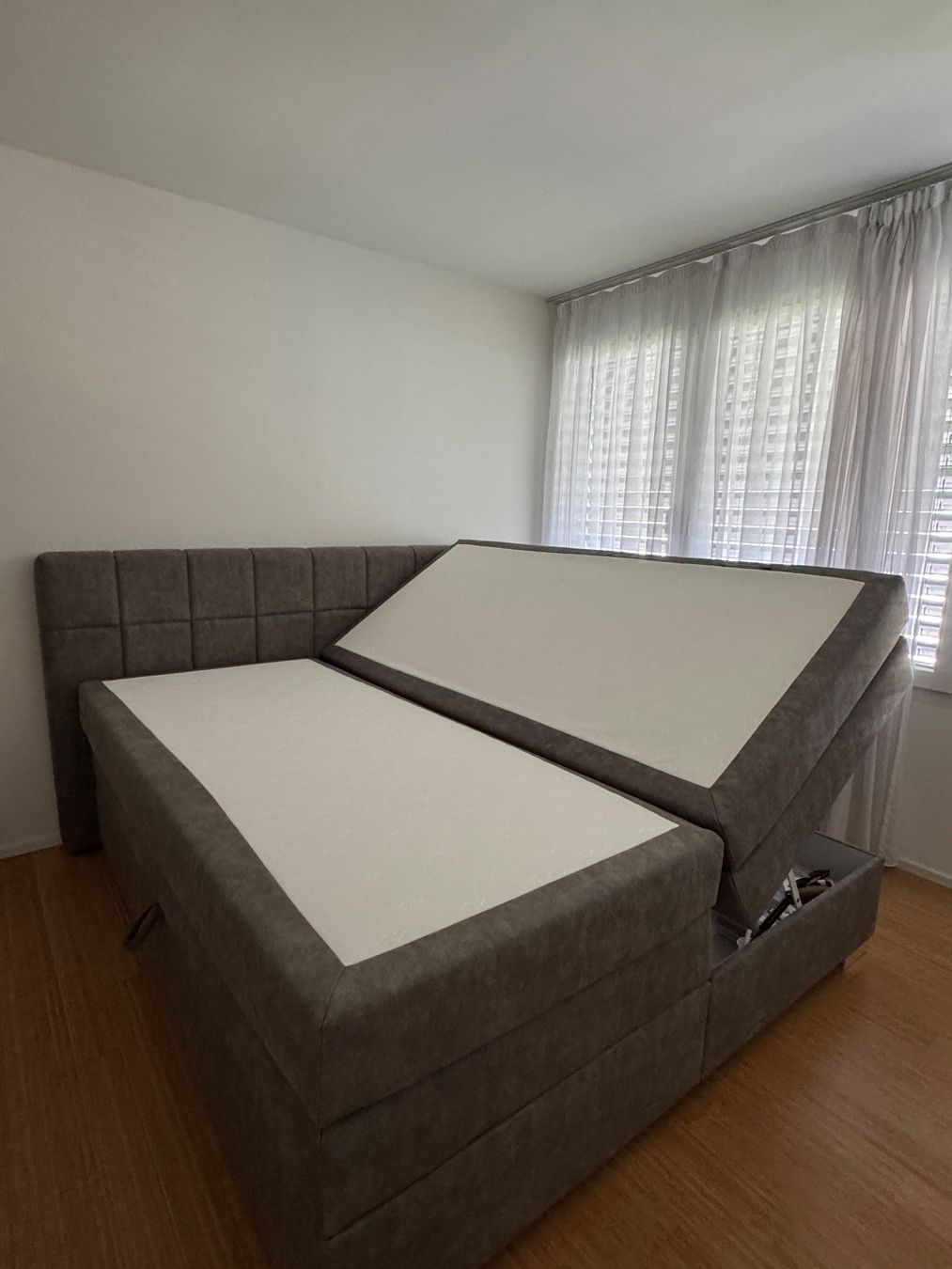 Letti: Boxspringbett 180x200 cm mit Bettkasten + Emma Topper (vb) – Usato da Bottmingen venduto da boj_g52c 1