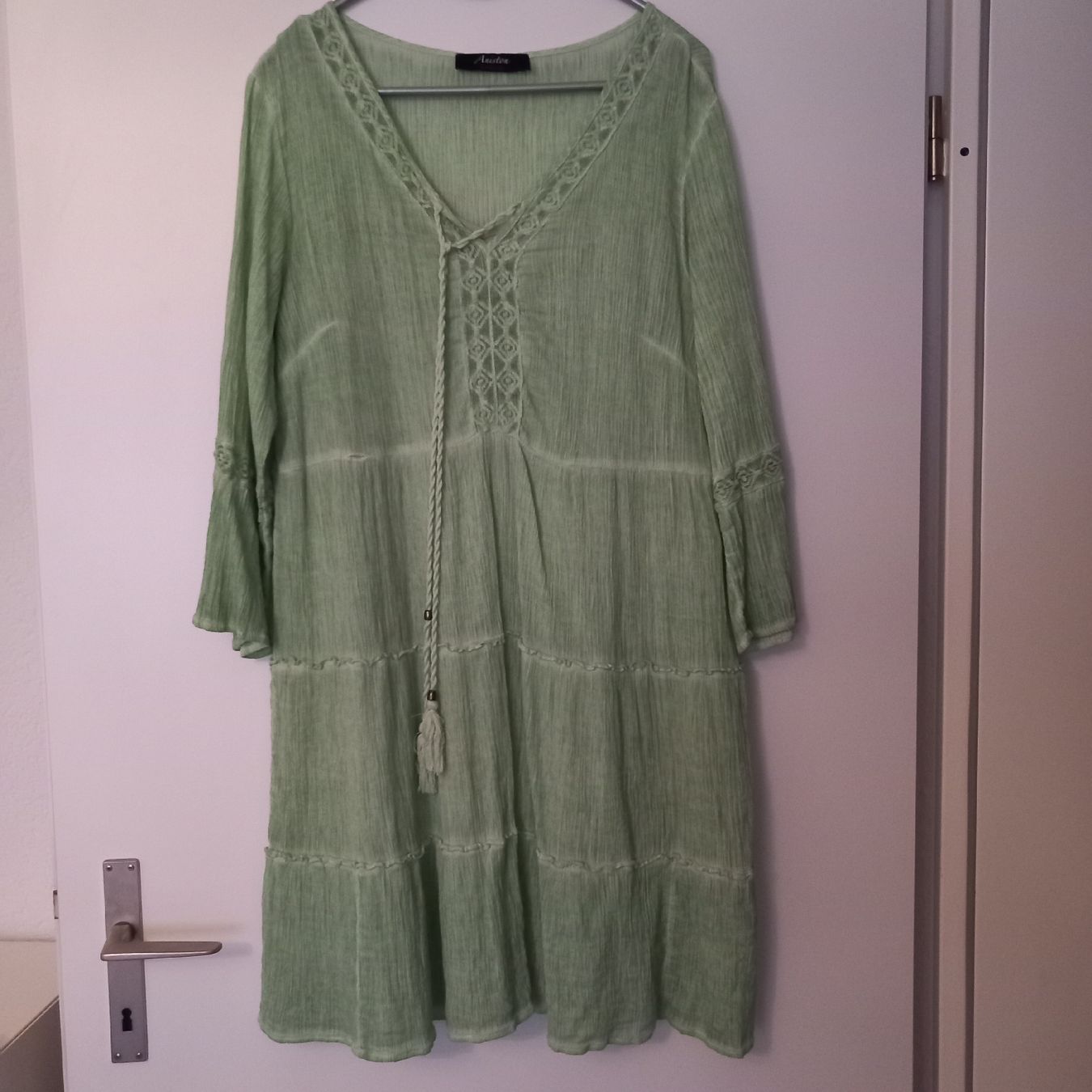 Vestiti: Schönes Kleid von Aniston – Usato da Wettingen venduto da Socrates11