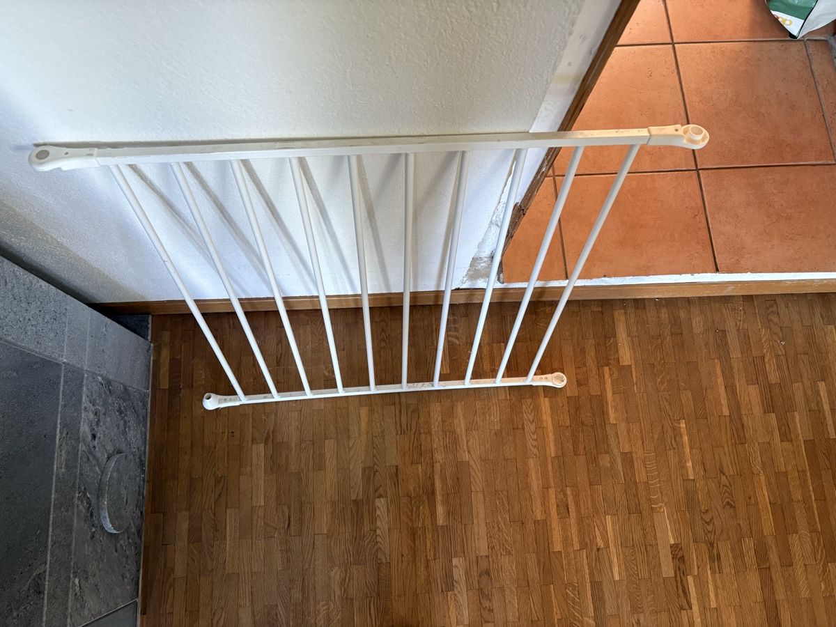 Box & Barriere di sicurezza: Lot de barrière pour enfants – Usato da Les Bois venduto da StockSecure 2