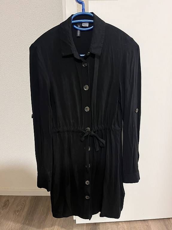 Vestiti: Kleid schwarz XS / 34 – Usato da Erstfeld venduto da imla_