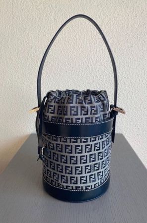 Fendi Palazzo Bucket Segeltuch Handtasche