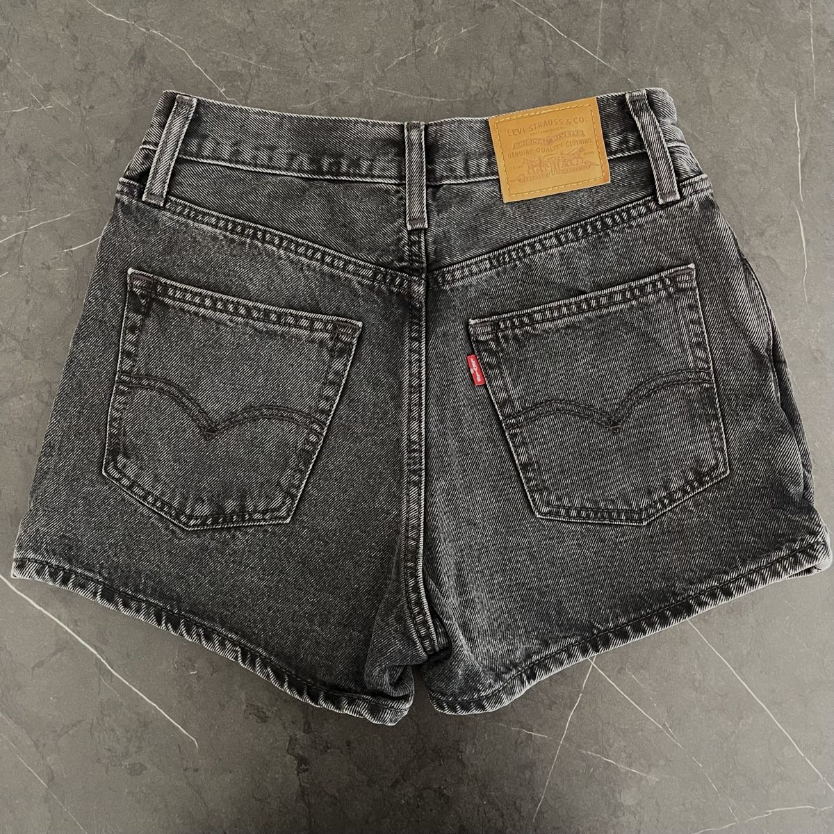 Levi's Pantaloni: Levis Hosenrock Grösse 34 – Nuovo (secondo la descrizione) da Rapperswil SG venduto da joyakeller 1