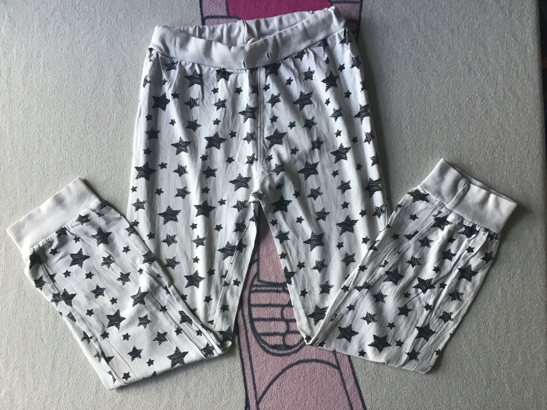 H&M Lotti & Set di vestiti: Sternen-kleider Gr. 146 – Usato da Vernier venduto da Melone74 2