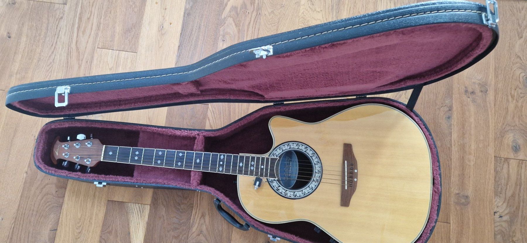 Ovation Musikinstrumente: Gitarre mit Tonabnehmer, Ovation Celebrity – Gebraucht aus Gwatt (Thun) von Hugohabicht101