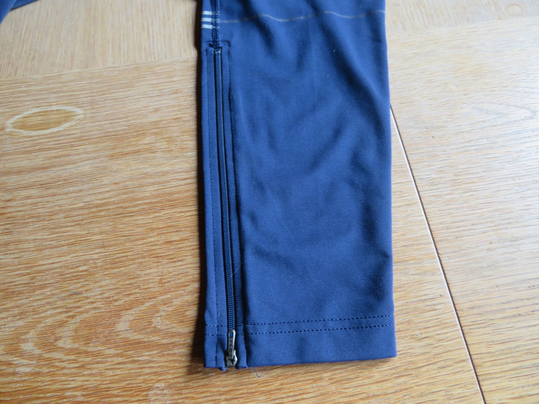 Adidas Pantaloni: Damen-Laufhosen "Adidas" Grösse L – Usato da Sagogn venduto da 44lisa 2