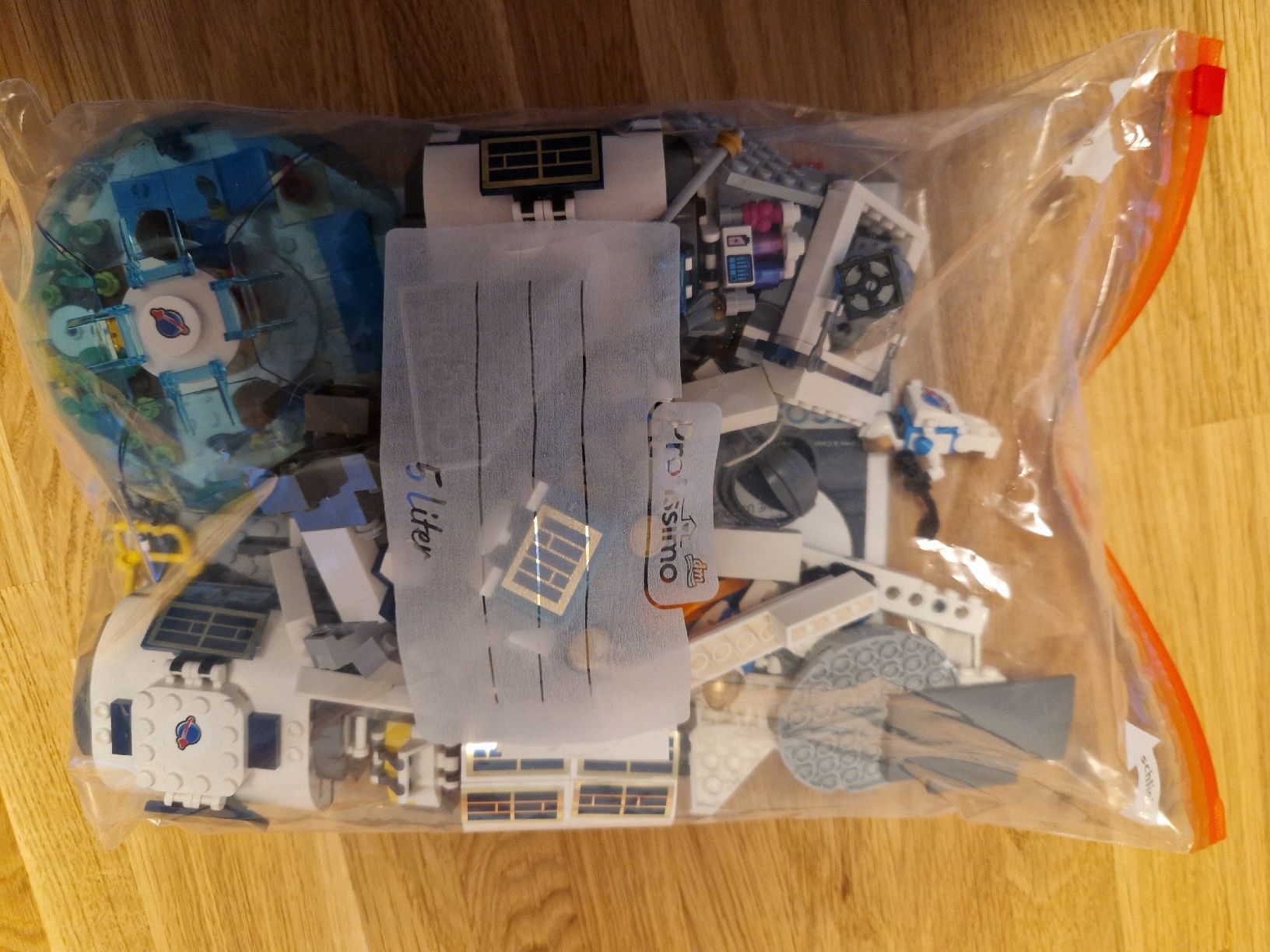 Lego Spielzeuge: Lego Mondstation 60350 – Gebraucht aus Morschach von greendream1985 2
