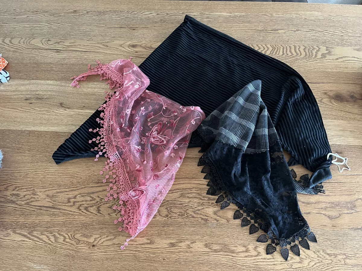 Foulards, Tücher & Schals: Halstücher  – Neu (gemäss Beschreibung) aus Schliern b. Köniz von medion3098