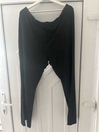 Pantaloni neri elasticizzati, taglia comoda e perfetti!