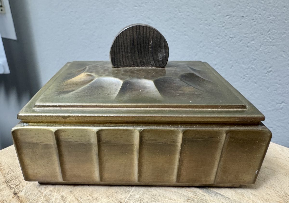 Altro in Decorazioni & Accessori: Antike Deckeldose Holzdose mit Messingverkleidung – Usato da Rothrist venduto da Luckywinner