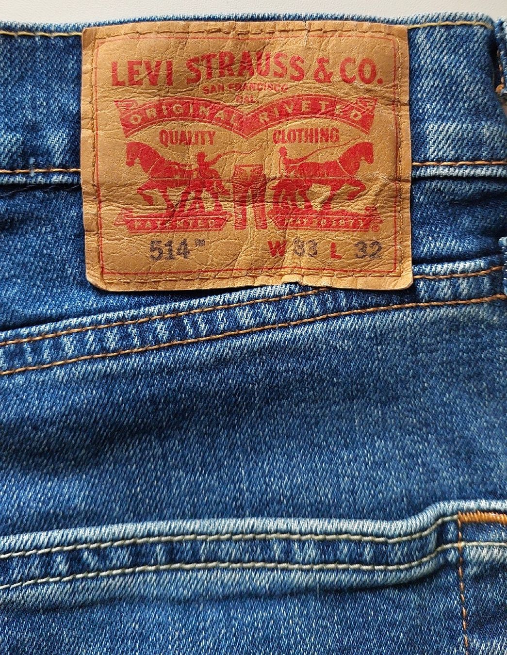Levi's Jeans: Levi's Jeans – Usato da Brunnen venduto da CHOUCHOU. 2