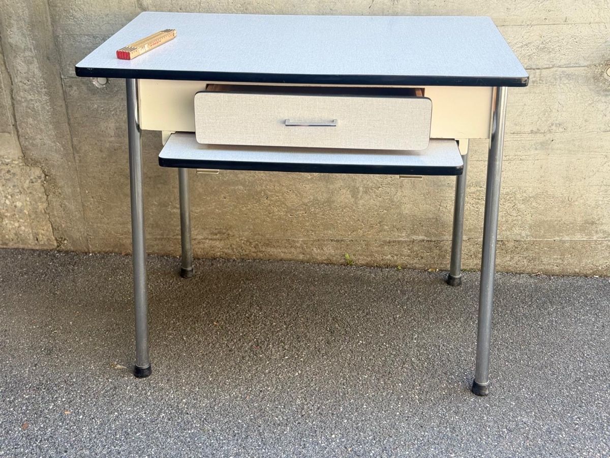 Tavoli: Klassischer Schweizer Küchentisch – Usato da Chur venduto da pet_q7kd