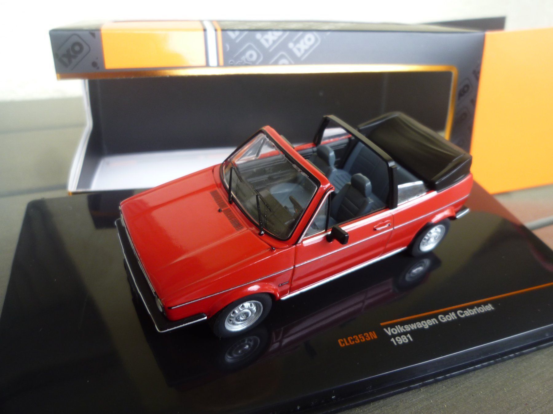 Volkswagen Modellini d'auto: VW Golf Cabriolet (1981) – Nuovo e nell'imballaggio originale da Flawil venduto da Imperiosud 1