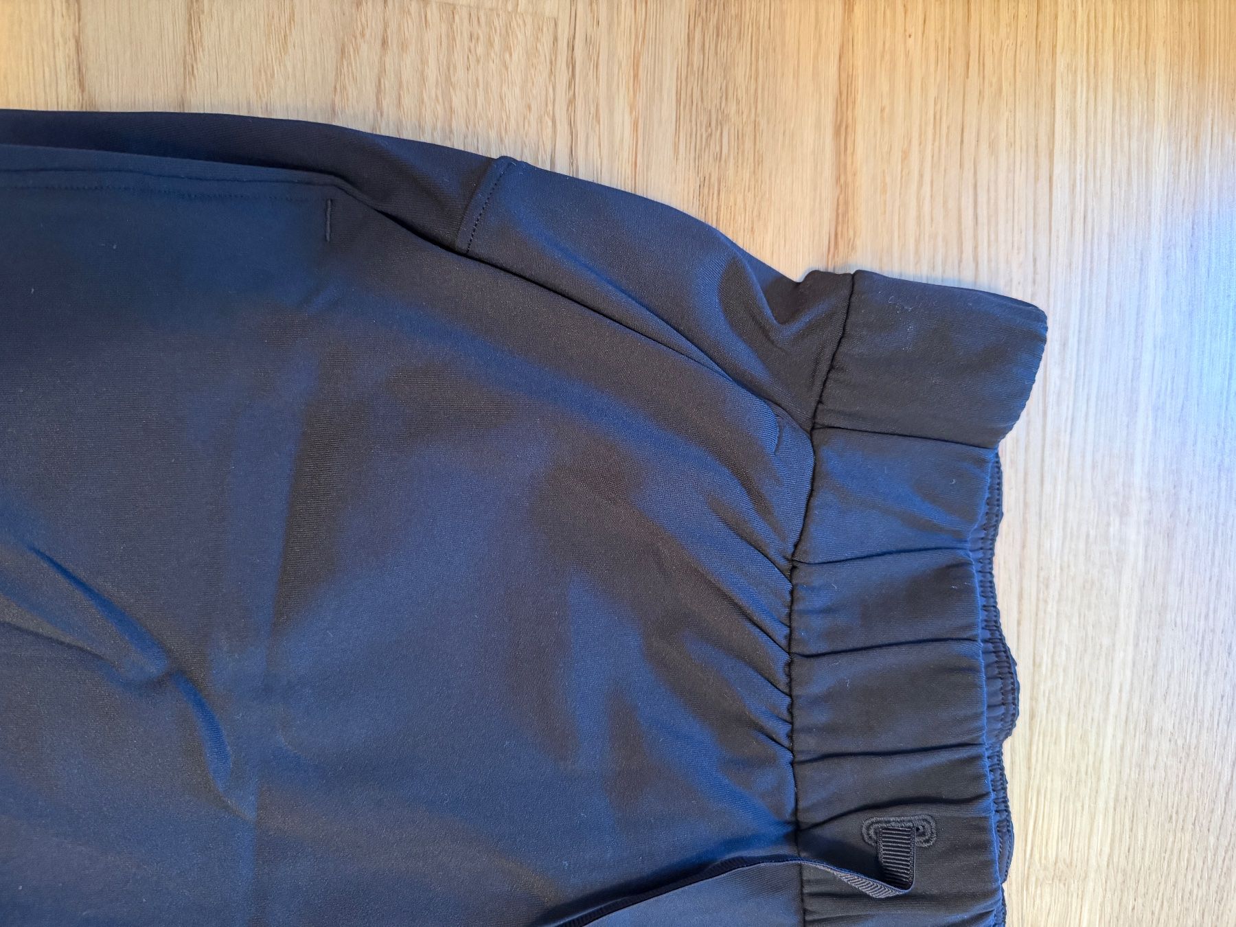 Lululemon Pantaloni: Lululemon Shorts schwarz Grösse 4 – Usato da Hettlingen venduto da blu_tb6z 1