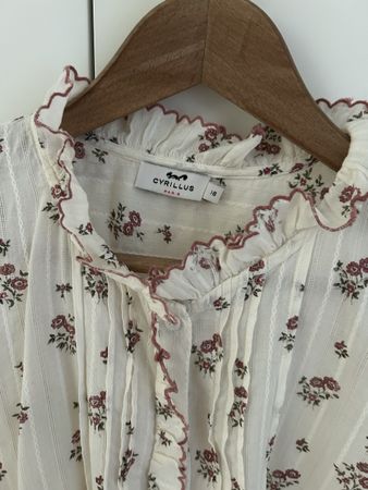 Geblümte Cyrillus Bluse Neu