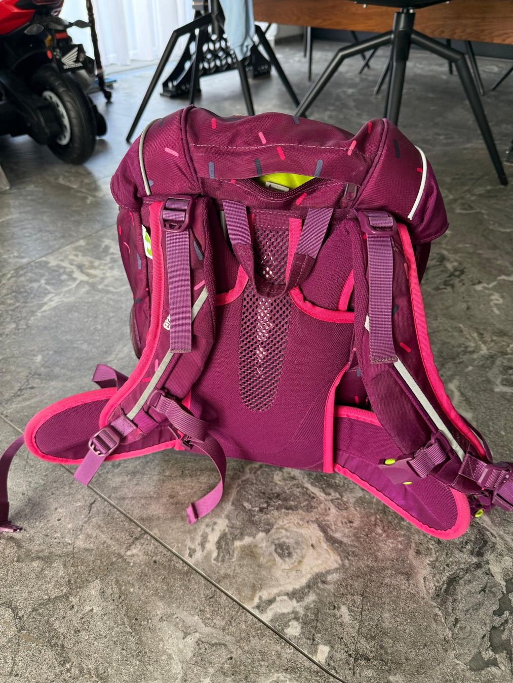 Sacs & sacs à dos: ergobag Schulranzen Set Beere – Neuf (Voir description) à Basel par M2831 3