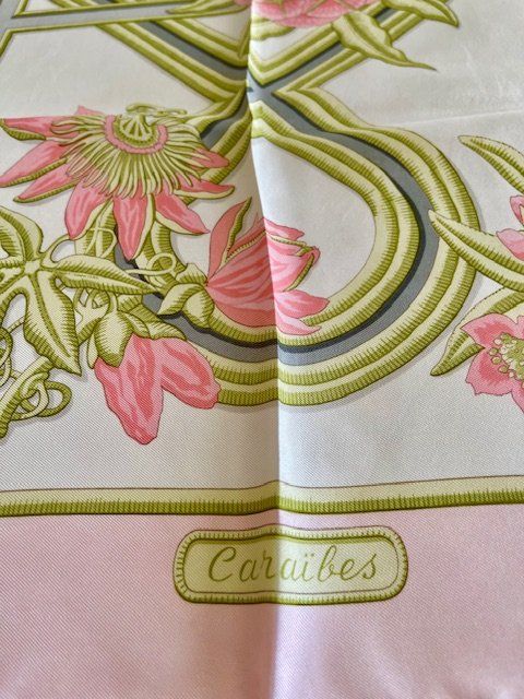 Hermès Foulard & Sciarpe: Hermès Foulard 'Caraibes' – Nuovo (secondo la descrizione) da Arlesheim venduto da cocoandco 1