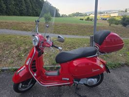 Piaggio Vespa GTS 250 - Top Zustand mit 18'500km