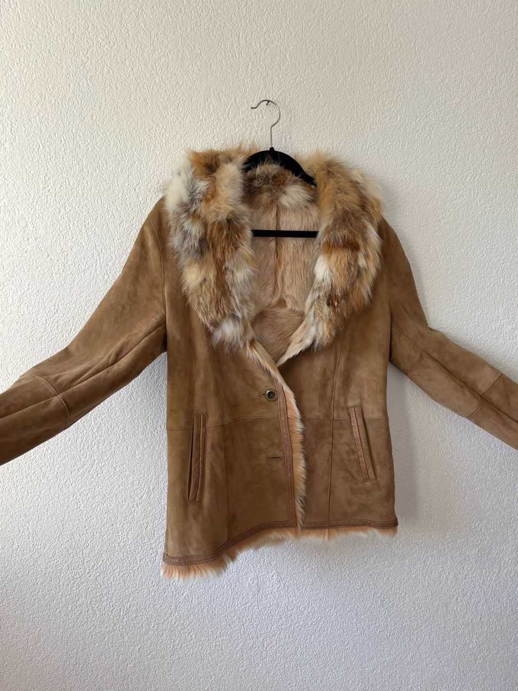 Manteaux: Fellmantel, beige – D'occasion à Uster par emm_px8k 1