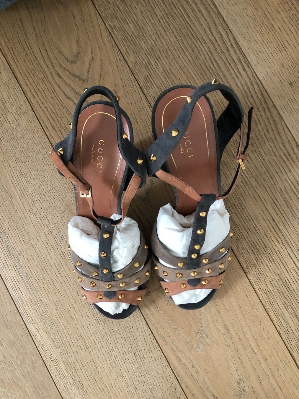 Gucci Damenschuhe: Gucci sandals with studs – Gebraucht aus Zurich von MariaSPO 1