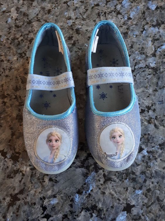  Hausschuhe Gr 28 Elsa (Gebraucht) in Steg im Tösstal für CHF 3 – mit Bildidee 