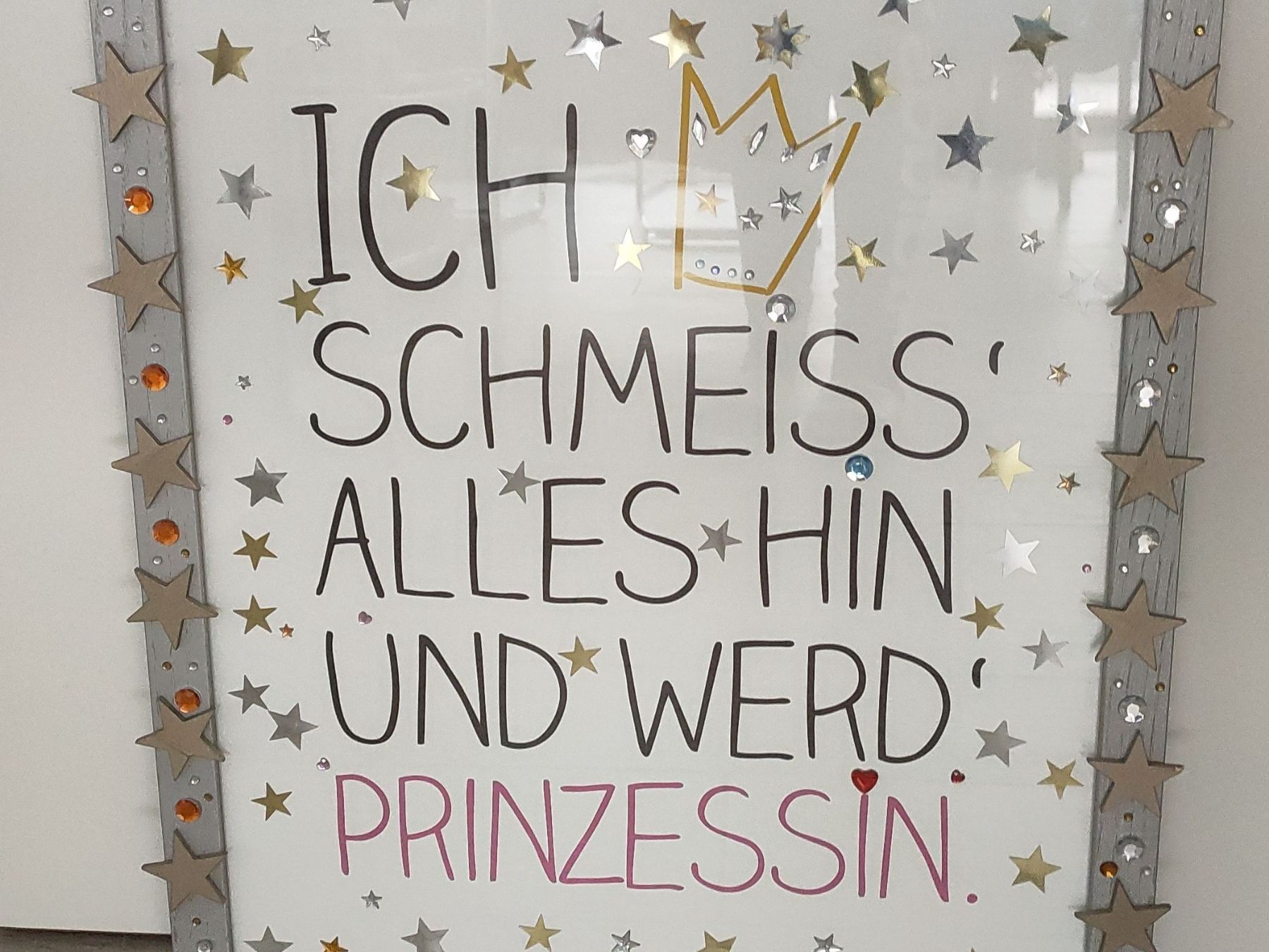 Foto & Immagini: Witziges Wandbild "Prinzessin" - Perfekt als Geschenk. – Usato da Gipf-Oberfrick venduto da minini