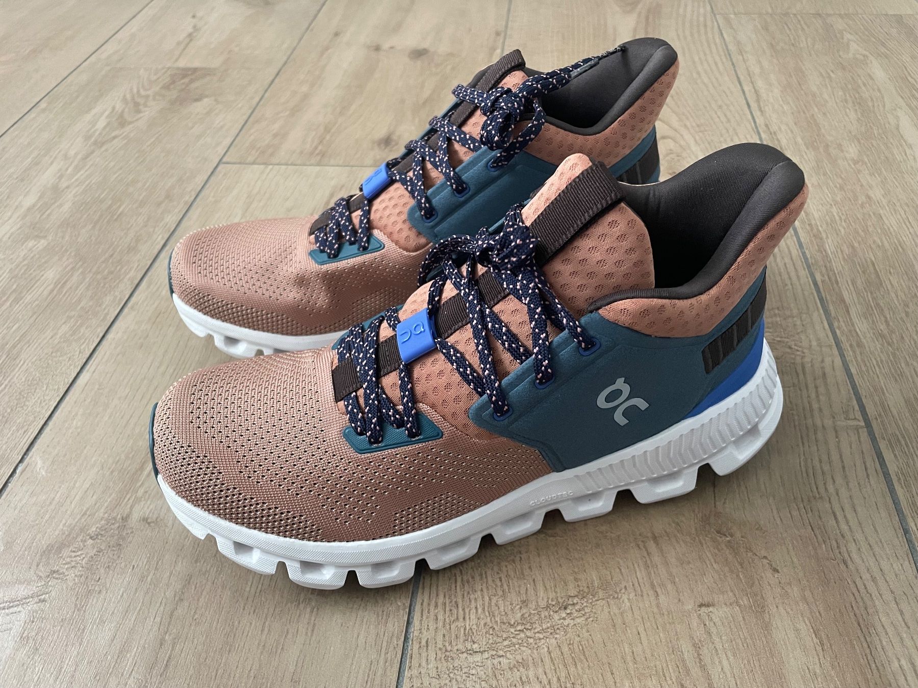 On Scarpe da donna: On Cloud Hi Edge Gr. 38.5 NEU – Nuovo e nell'imballaggio originale da Waltenschwil venduto da hansnine