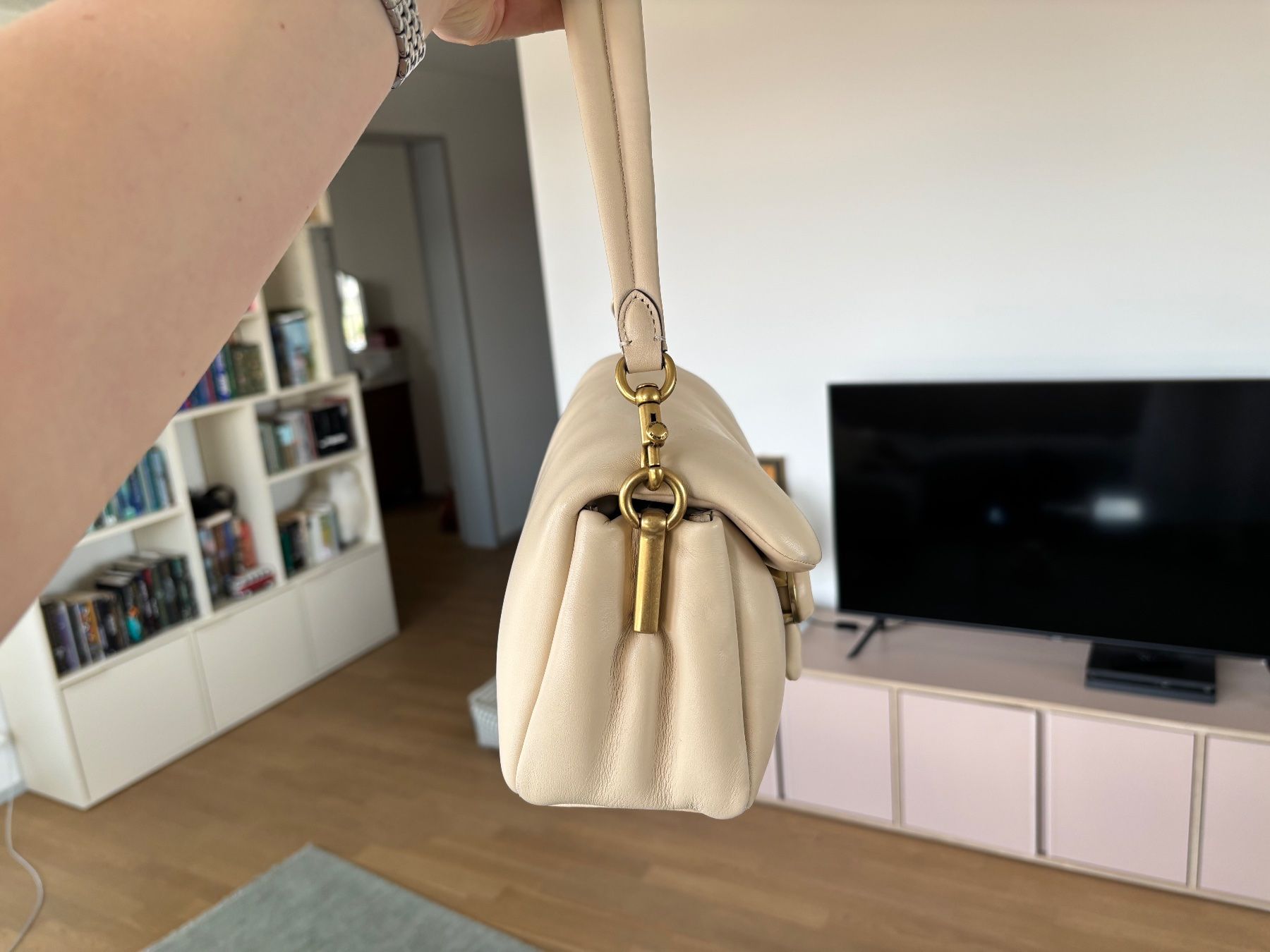 Coach Borse da donna: Coach Pillow Tabby beige – Usato da Dübendorf venduto da dresctat 5