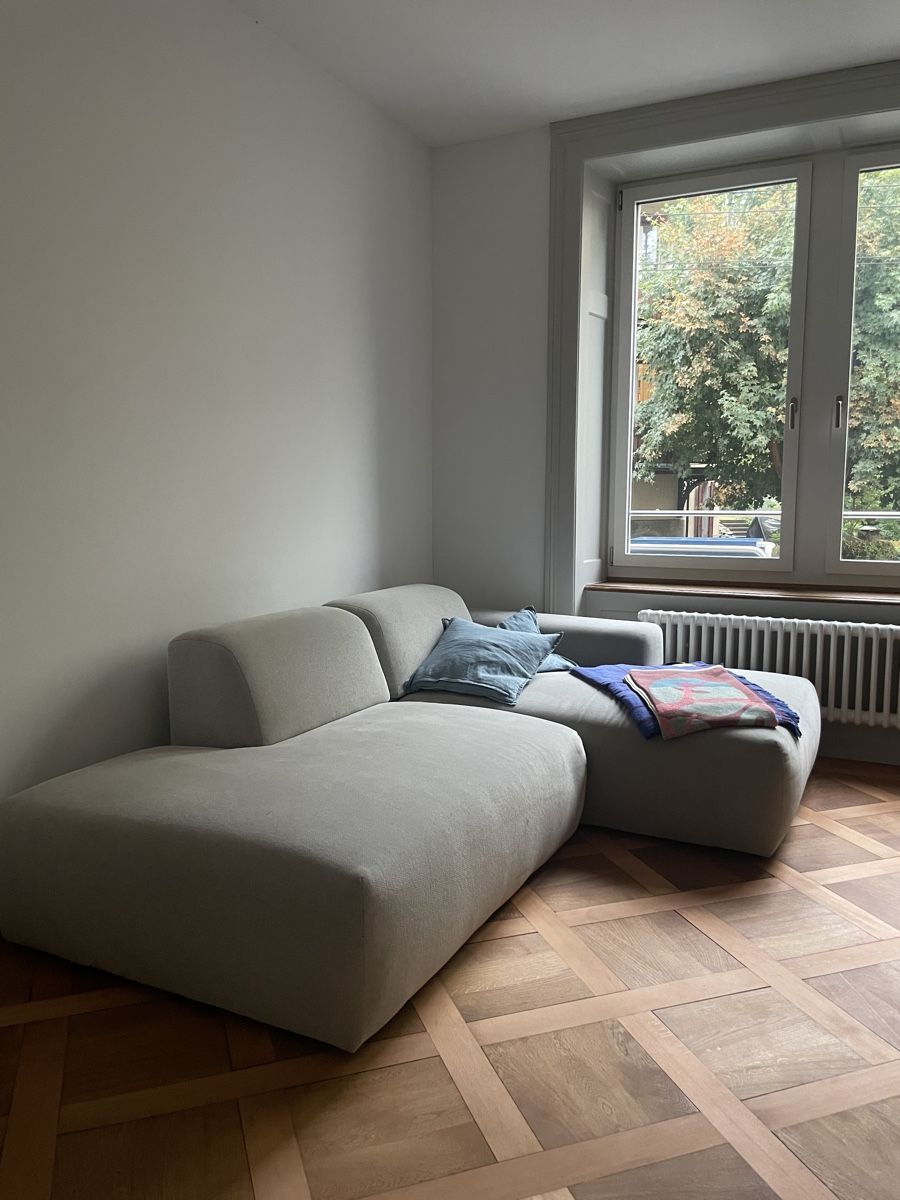 Sofas: Ecksofa Lichtgrau Bouclé - Pyllow – D'occasion à Zürich par LiviaMariaC