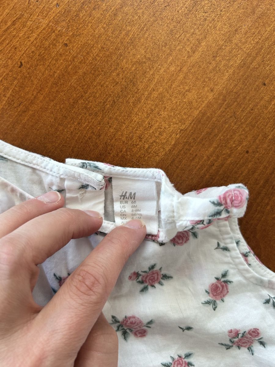 H&M Hemden, Tops & T-Shirts: Top / Bluse Gr 68 – Gebraucht aus Rifferswil von nahug 1