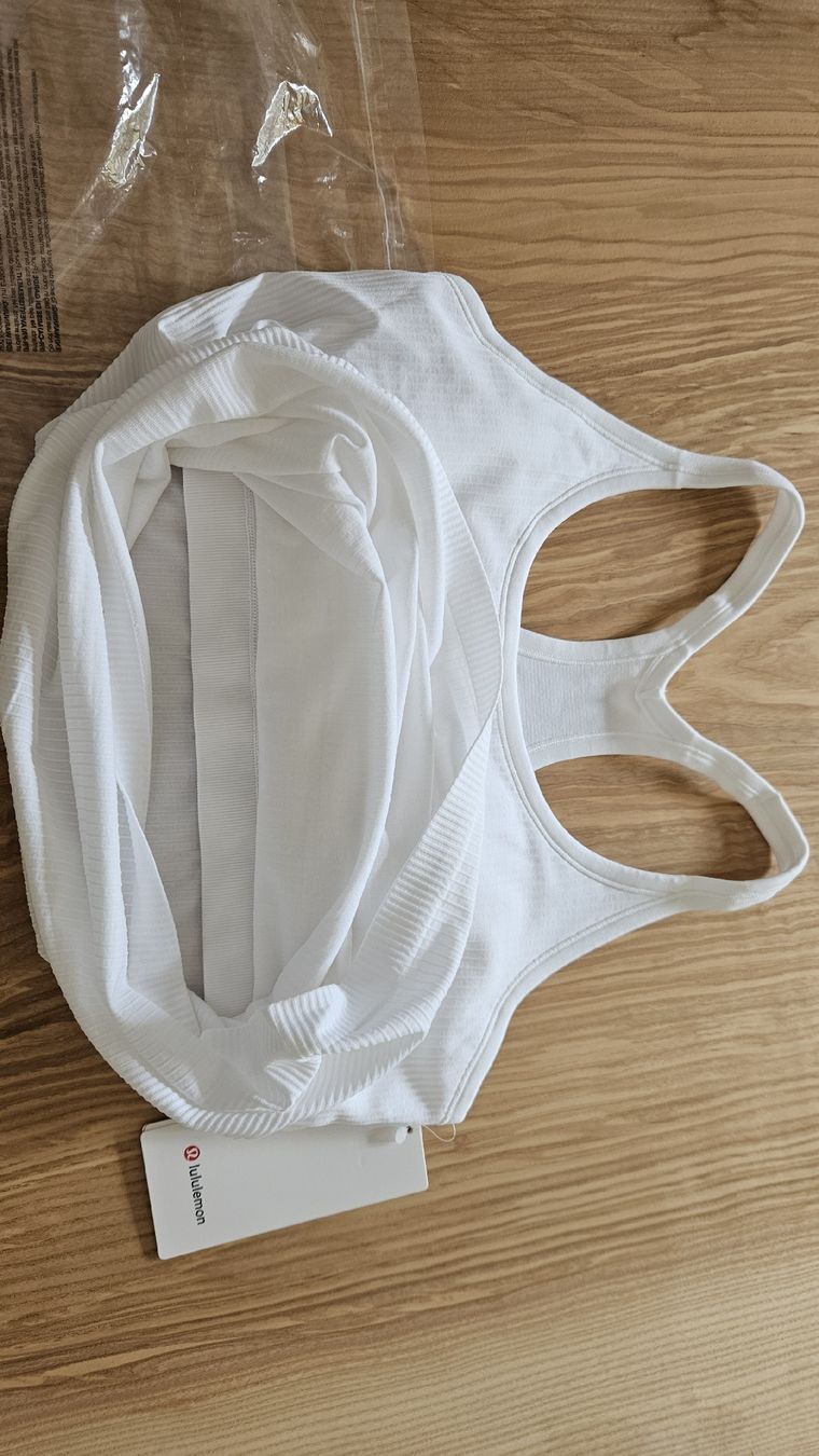 Lululemon Tops: Lululemon – Neu und originalverpackt aus Rechthalten von Edelweiss100 1