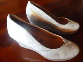 Keilschuh Softwaves (Portugal), Silber mit Perlmut-Effekt