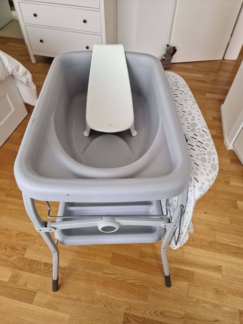 Chicco Fasciatoi & Accessori: Baby Bath Changing Table Grey good condition – Usato da Riehen venduto da ana_5qd6 5