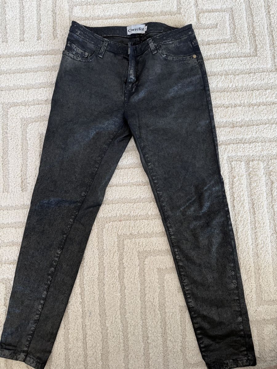Jeans: Glossy Dark Wash Denim Jeans, Size 8 – Gebraucht aus Erlenbach ZH von Ma.Pi