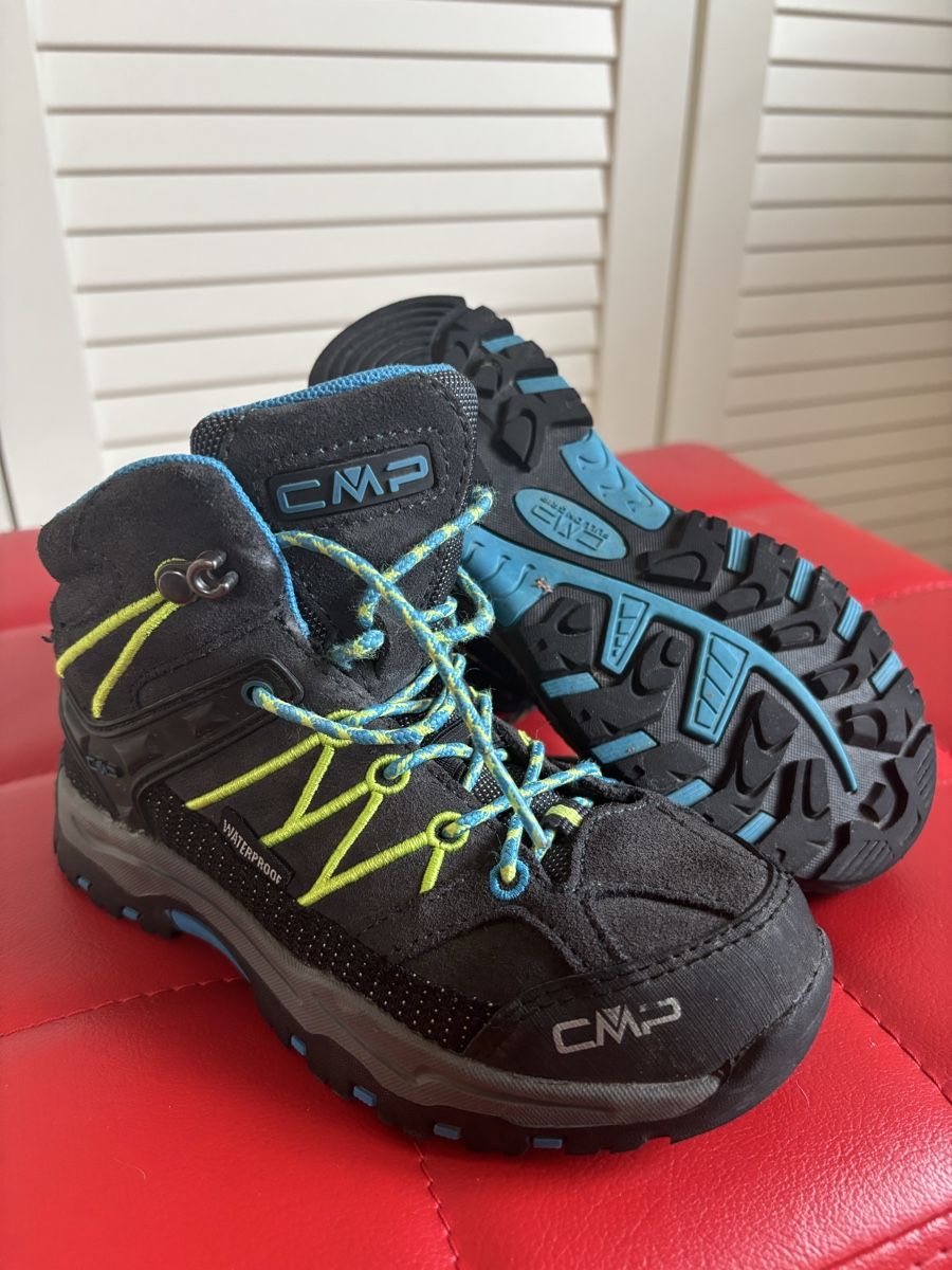 Schuhe für Jungen: 3xKinderschuhe Gr.30 – Gebraucht aus La Garde (Sembrancher) von jan_b6mp 2