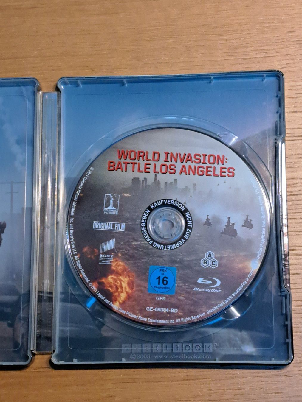 Tutti i DVDs: Blu-ray Steelbook World Invasion mit Aaron Eckhart – Nuovo (secondo la descrizione) da Unterseen venduto da Kanica 2