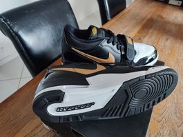 Air Jordan Legacy 312 Low Noir/Or Métallique Pointure 45.5
