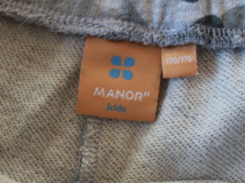 Manor Pantaloni: Lot de 2 shorts garçon Manor    t. env. 170 – Usato da Peseux venduto da Gilloss 4
