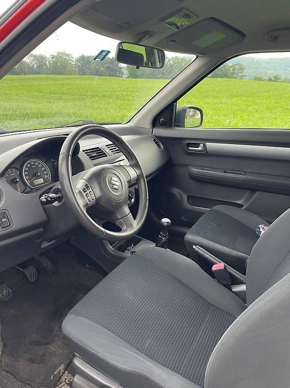 Suzuki Automobili: Suzuki Swift 1.3 – Usato da Niederlenz venduto da JasminaK01 3