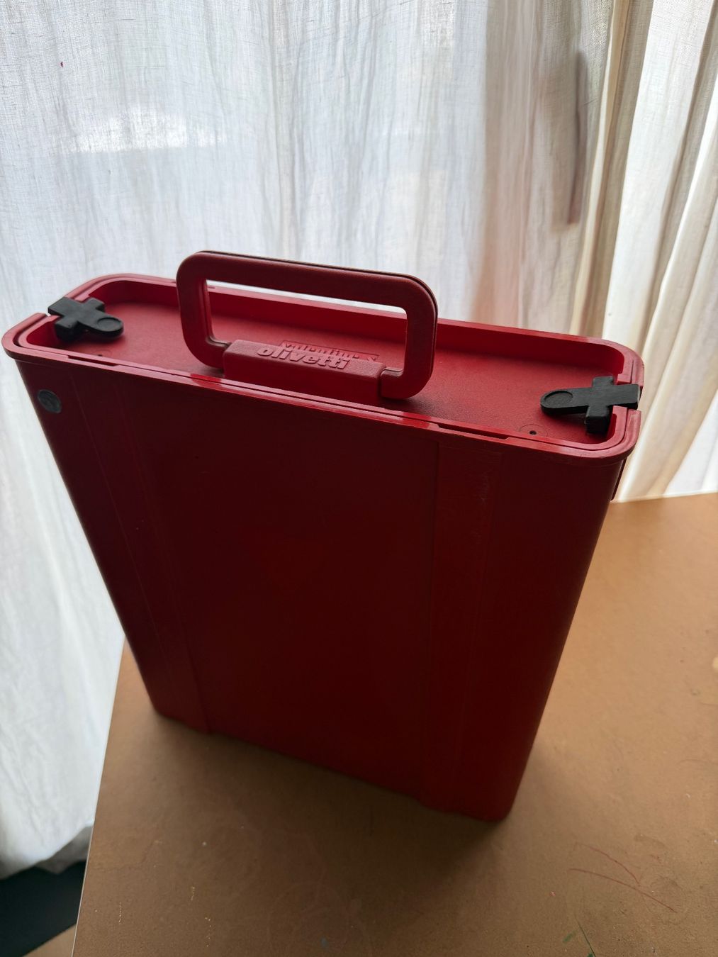 Olivetti Macchine da scrivere: Olivetti Valentine Reiseschreibmaschine – Usato da Grüningen venduto da olivia1283 1