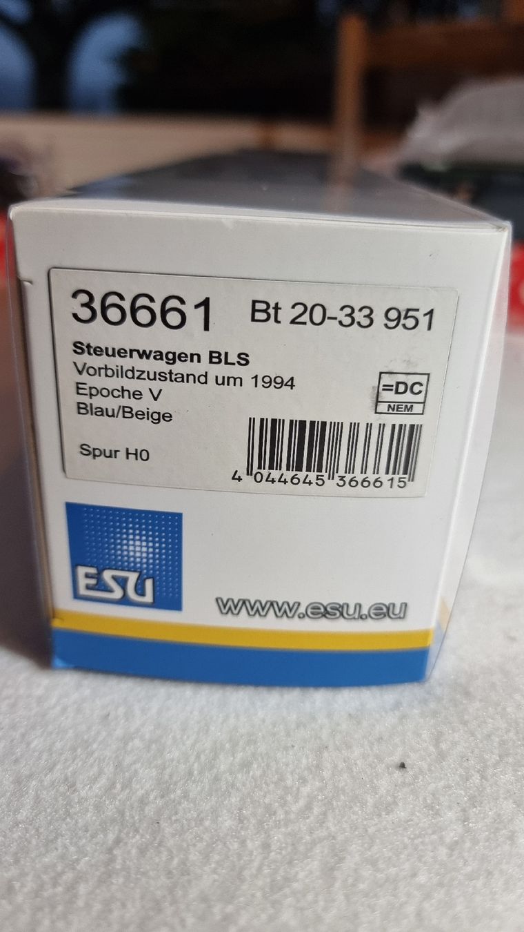Esu Modellini di ferrovie: ESU BLS Steuerwagen – Nuovo e nell'imballaggio originale da Au ZH venduto da Krokodil08 2