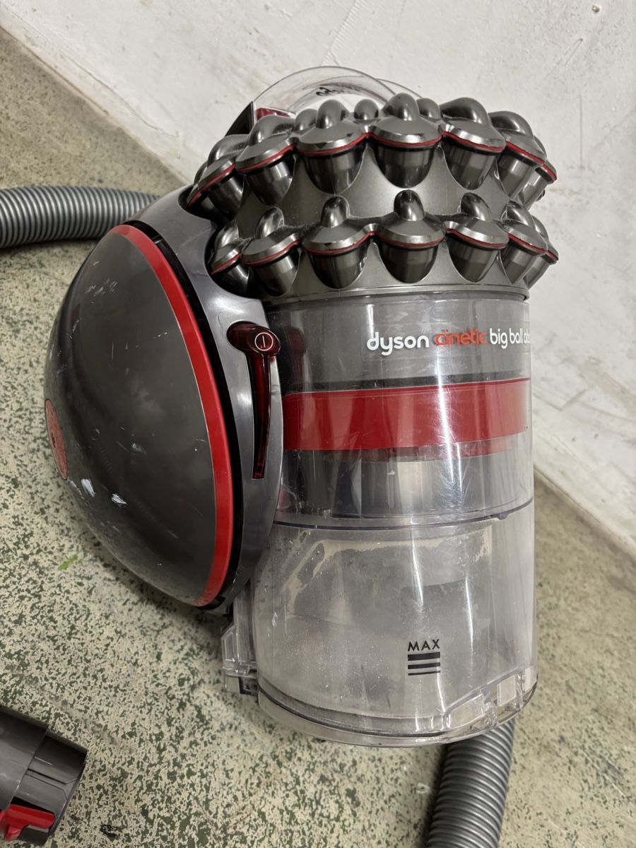 Dyson Staubsauger & Zubehör: Dyson Staubsauger – Gebraucht aus Zug von Deks 3