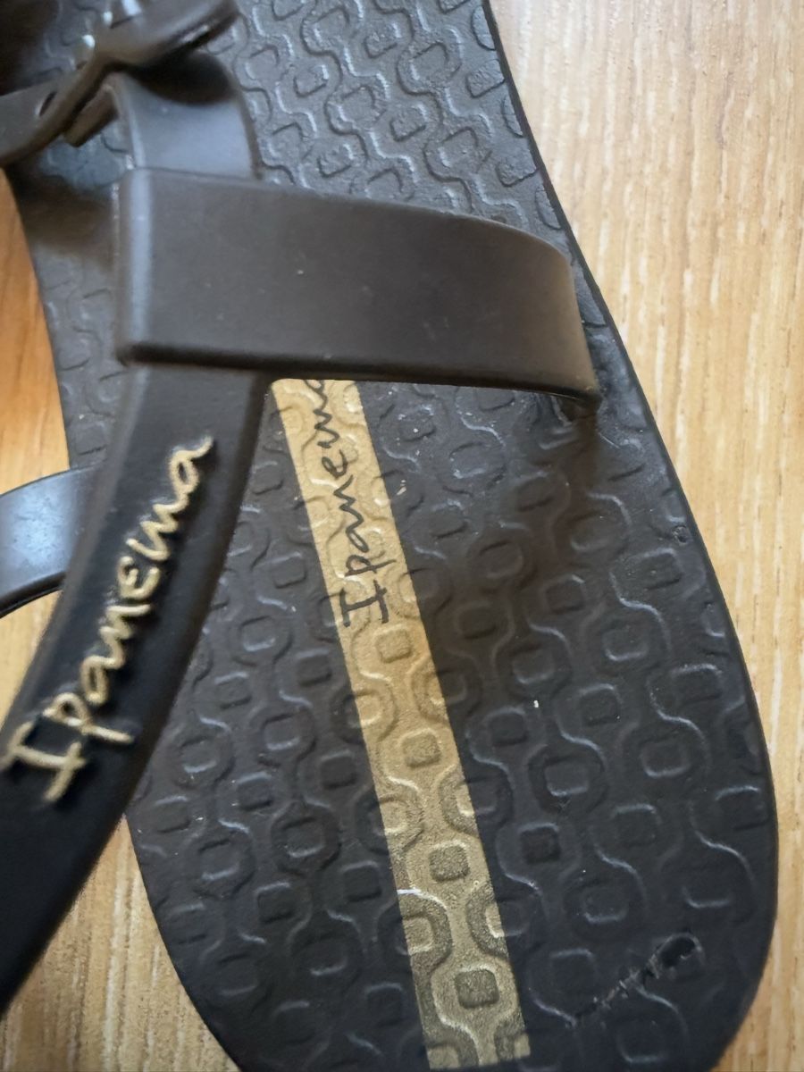 Ipanema Scarpe da donna: Tongs noir/doré Ipanema, p.37 – Usato da Tavannes venduto da Thriftshop 3