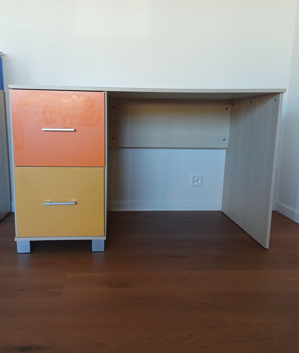 Bureaux: Schreibtisch – D'occasion à Wila par dom_fh82