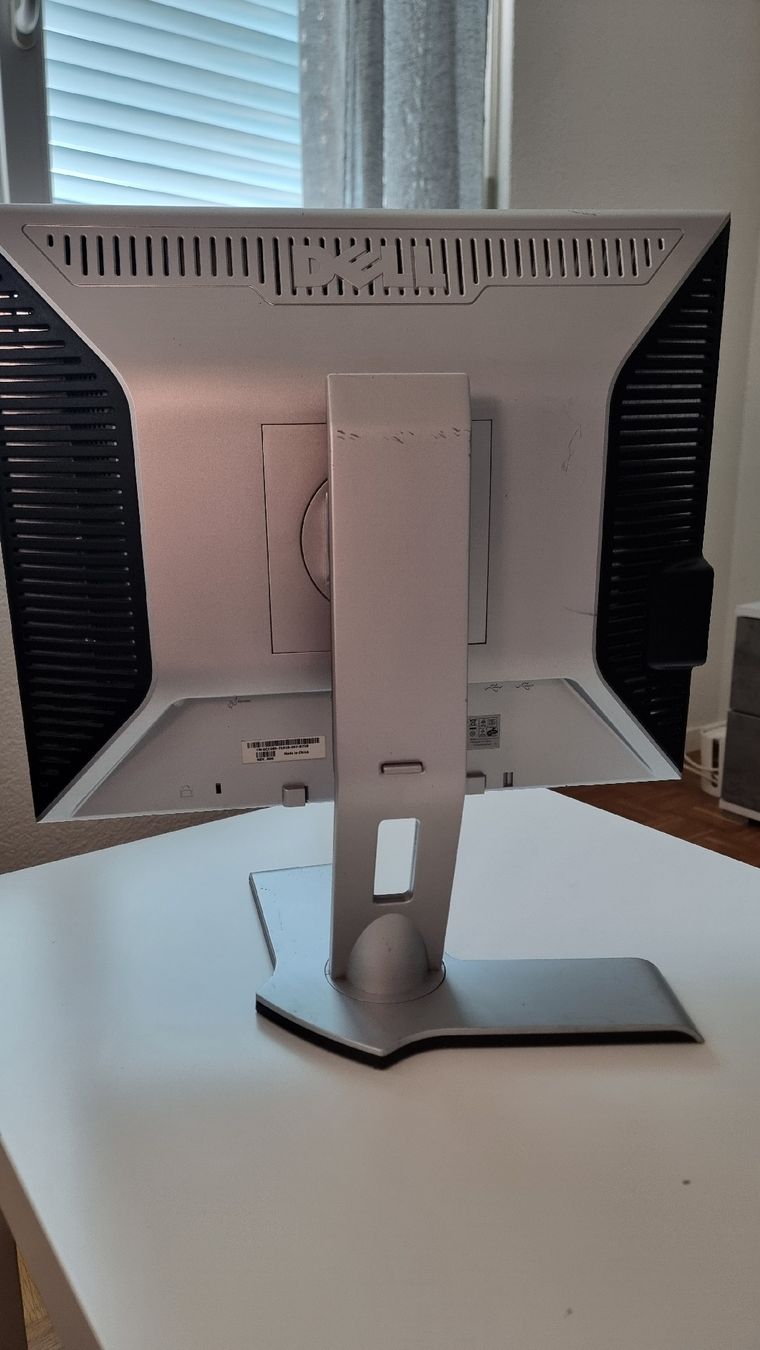 Dell Monitor: Ecran Dell en bon état – Usato da Fleurier venduto da Occasthomas 1