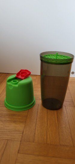 Recipients et similaires: Shaker / Schüttelbecher – D'occasion à Duggingen par lot-of-fun